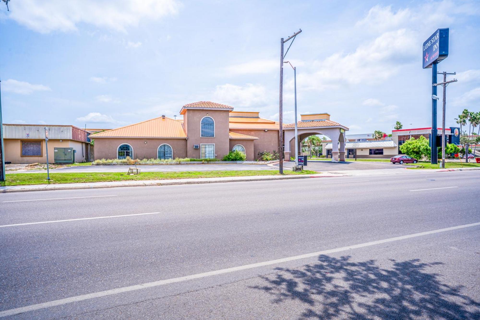 Lone Star Inn & Suites By Oyo Harlingen Tx Exterior photo