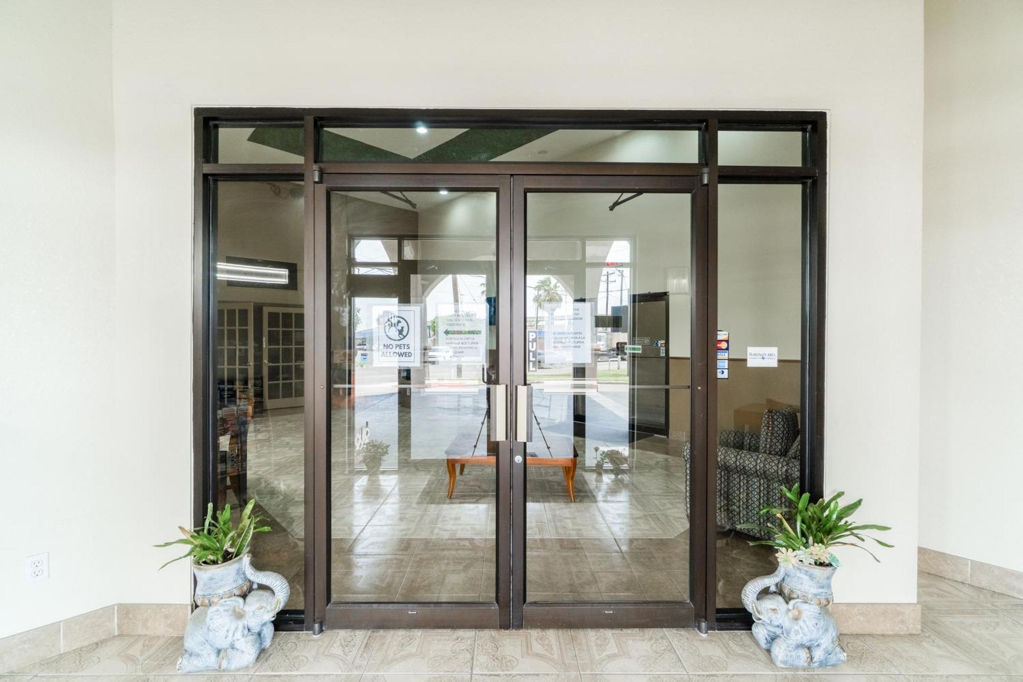 Lone Star Inn & Suites By Oyo Harlingen Tx Exterior photo