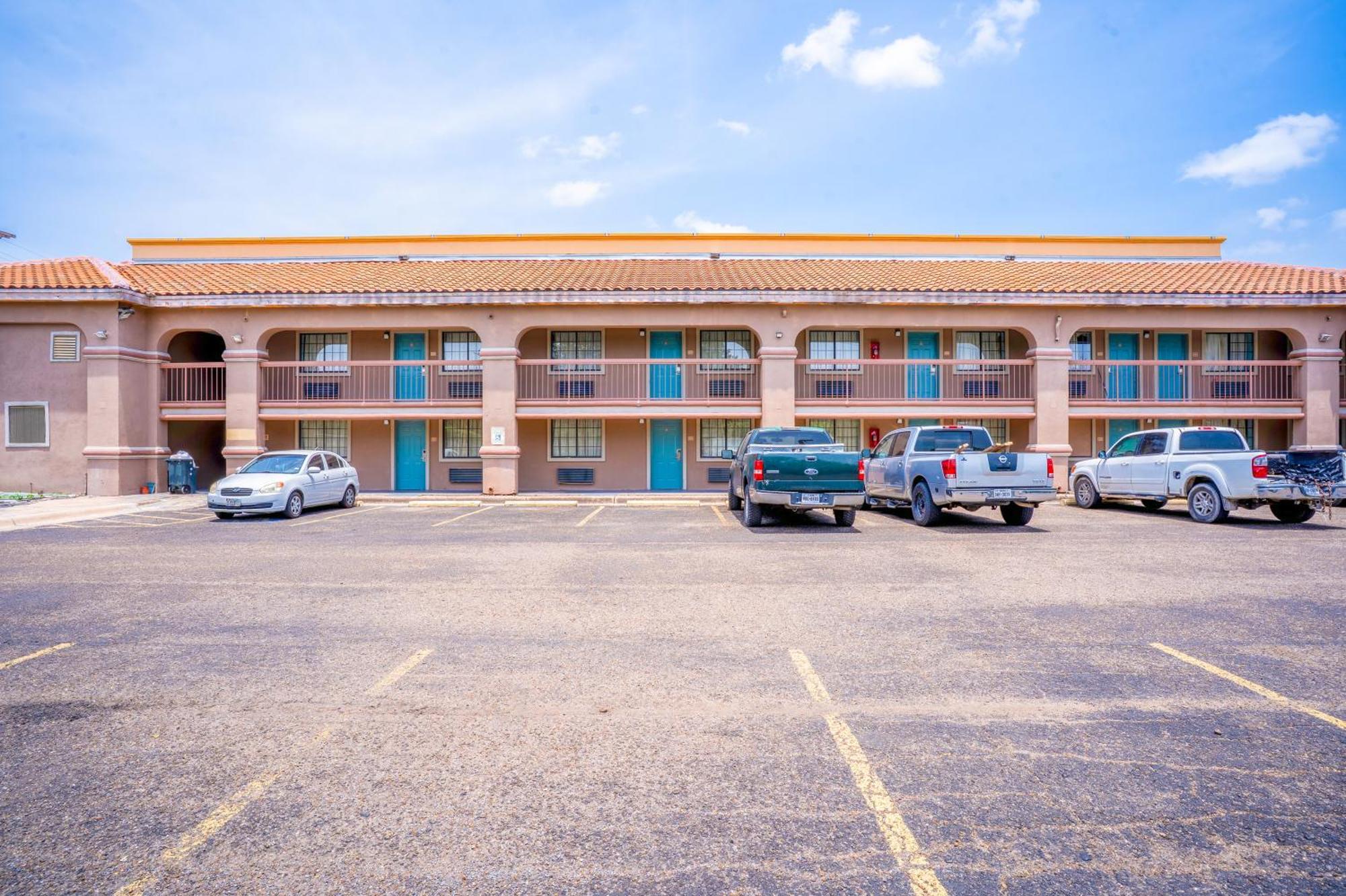 Lone Star Inn & Suites By Oyo Harlingen Tx Exterior photo