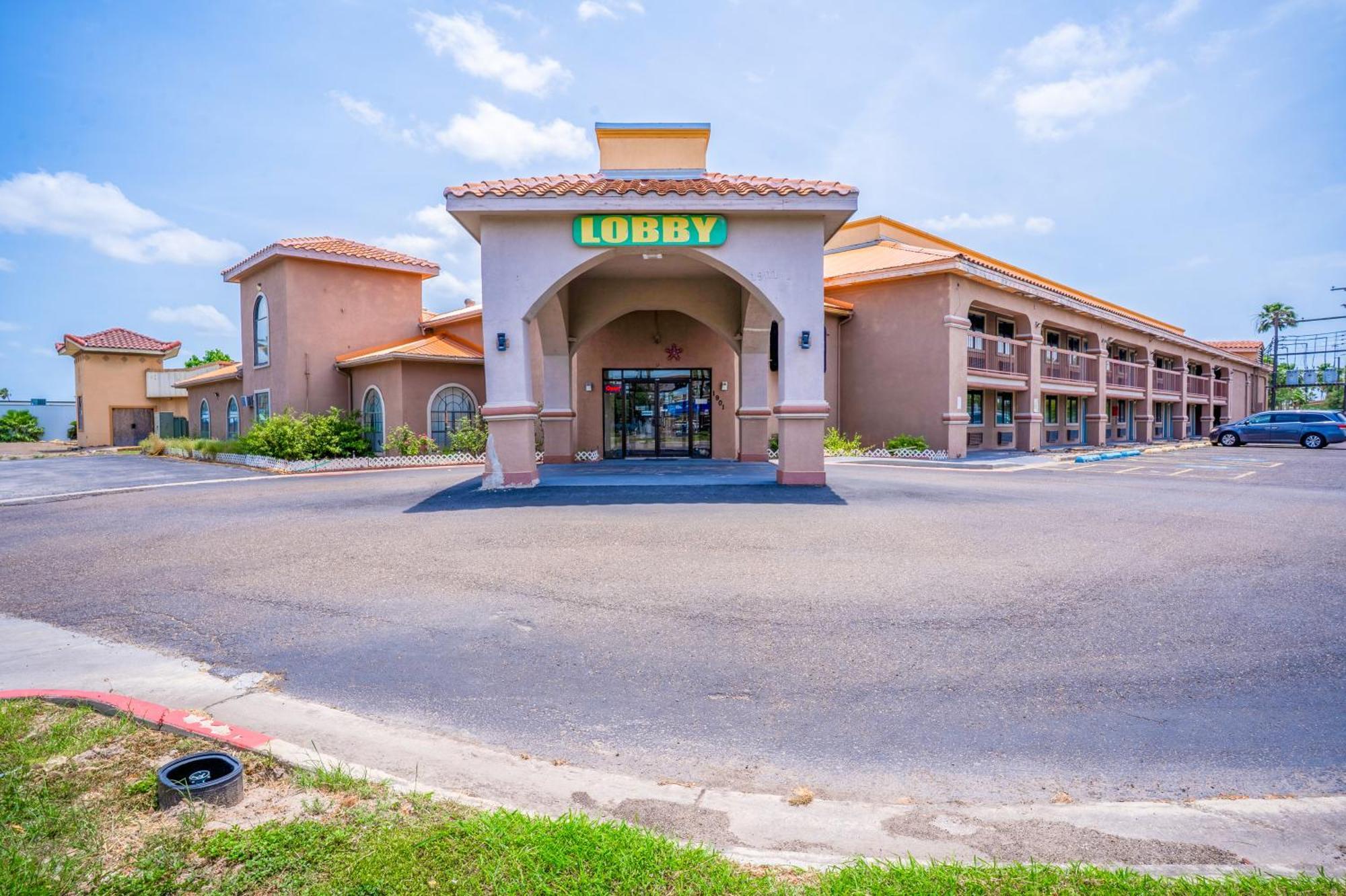 Lone Star Inn & Suites By Oyo Harlingen Tx Exterior photo